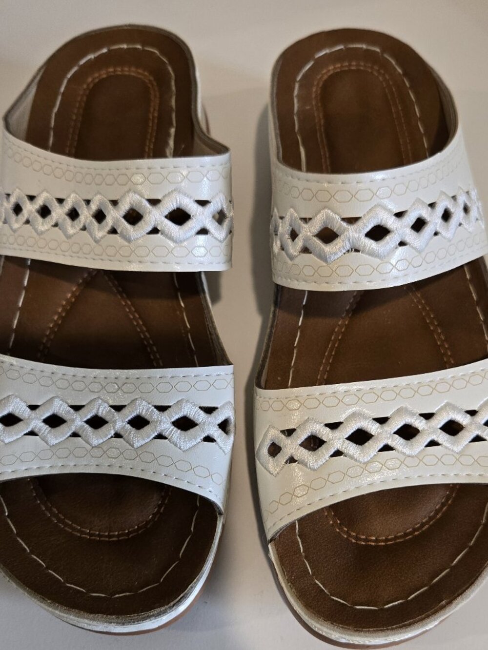 Women's Slide Sandals White Laser Cut Double Strap Size 39 (US 8-8.5)